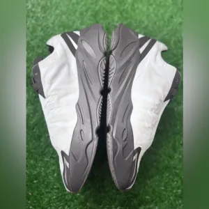 Adidas Yeezy Boost 700 MNVNBlue Tint Size M-11 W-12