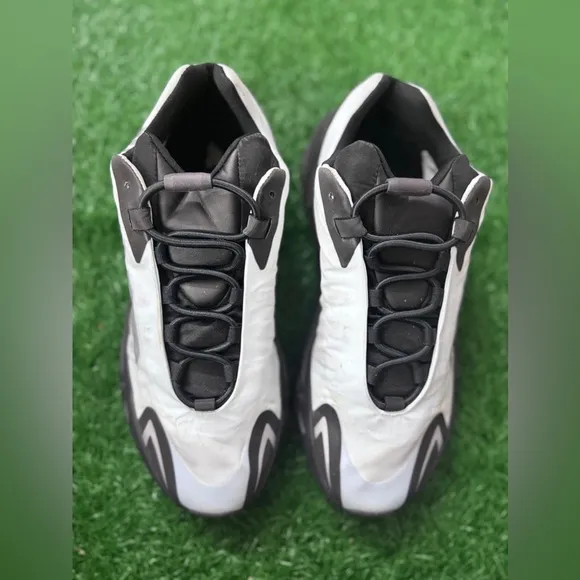 Adidas Yeezy Boost 700 MNVNBlue Tint Size M-11 W-12