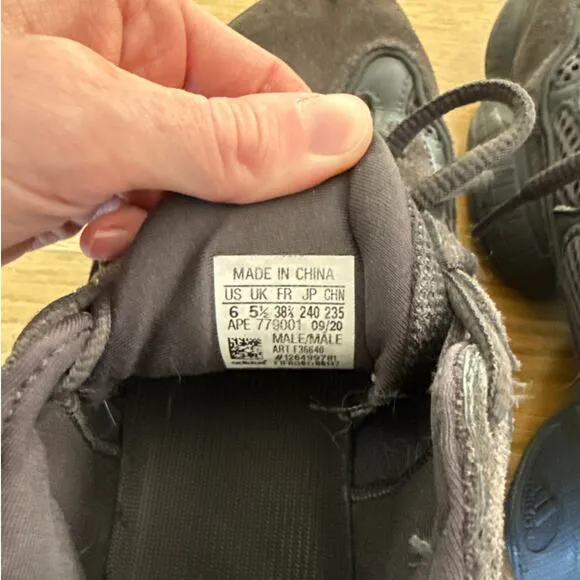 Adidas Yeezy - Yeezy 500 Granite Sneakers in Gray