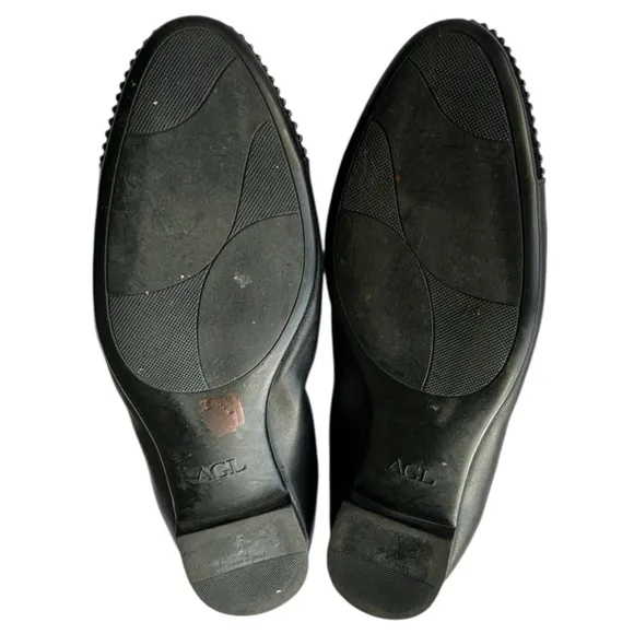 AGL Blakley Black Studded Women's Cap Toe Flats Excellent Italy Size 42 / 11.5