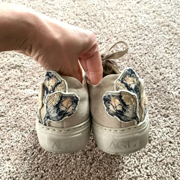 AGL Leombruni Lace Up Sneakers Embroidered Floral Sequin Suede 925090 Beige 38