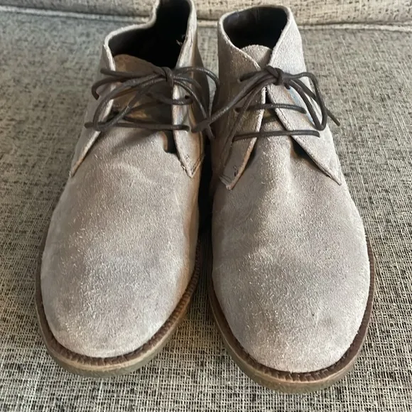 Aiden and Mason Suede Chukka Boots Size 9