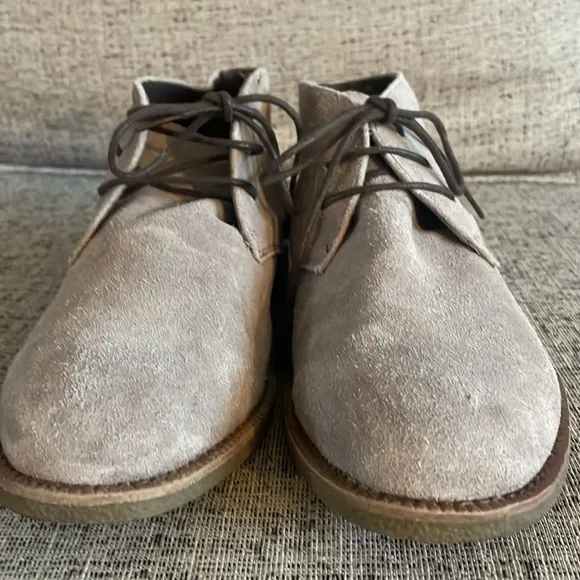 Aiden and Mason Suede Chukka Boots Size 9