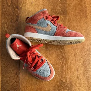 Air Jordan 1 Mid Denim/Red Suede 2.5Y