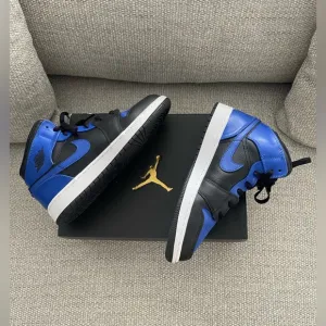Air Jordan 1 Mid GS “Royal 2020” Stadium Shoes -Size 7Y