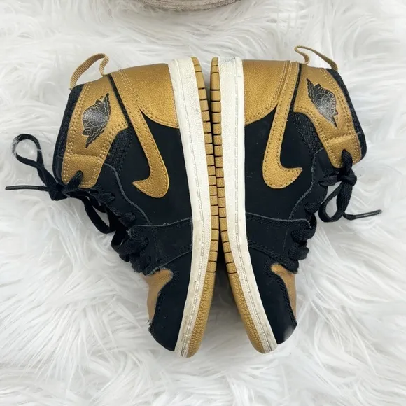 Air Jordan 1 Retro High (Melo) Toddler Sneakers Size 9c