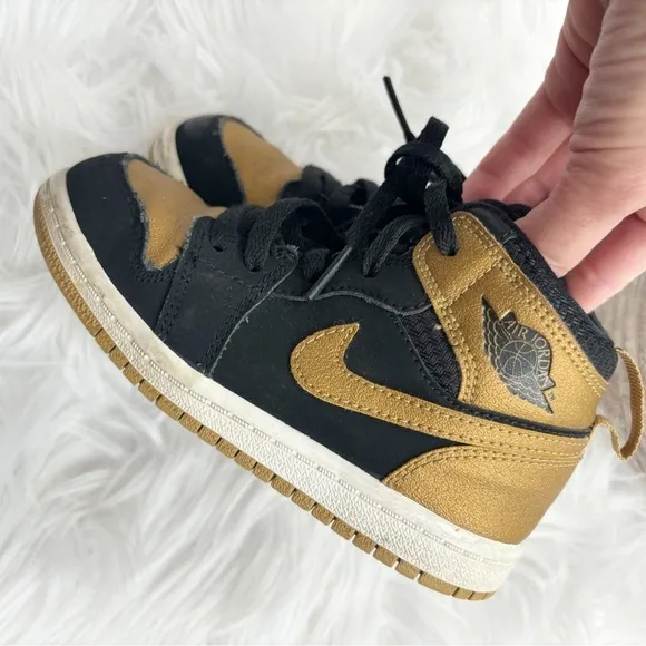 Air Jordan 1 Retro High (Melo) Toddler Sneakers Size 9c