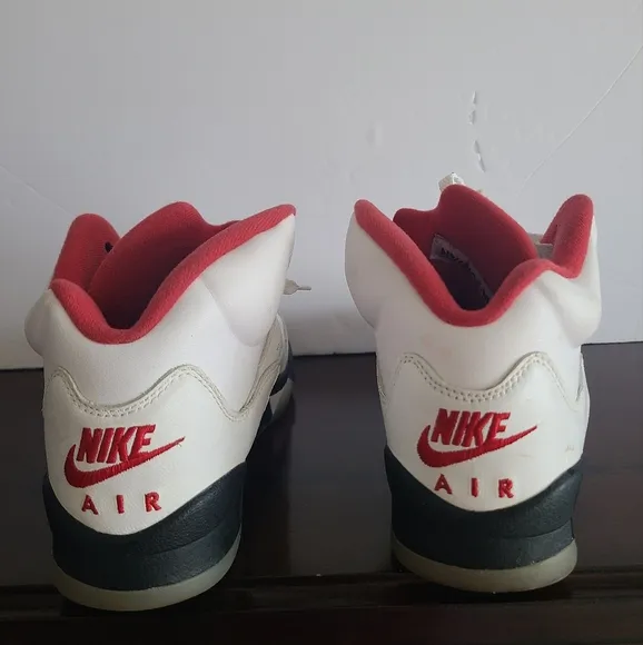 Air Jordan 5 Retro &quot;Fire Red&quot;boy's sneakers Sz.5.5Y 2019