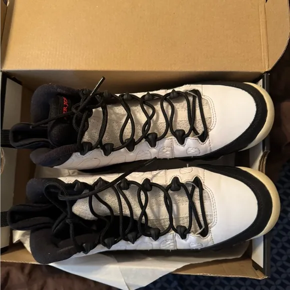 Air Jordan 9s black/white