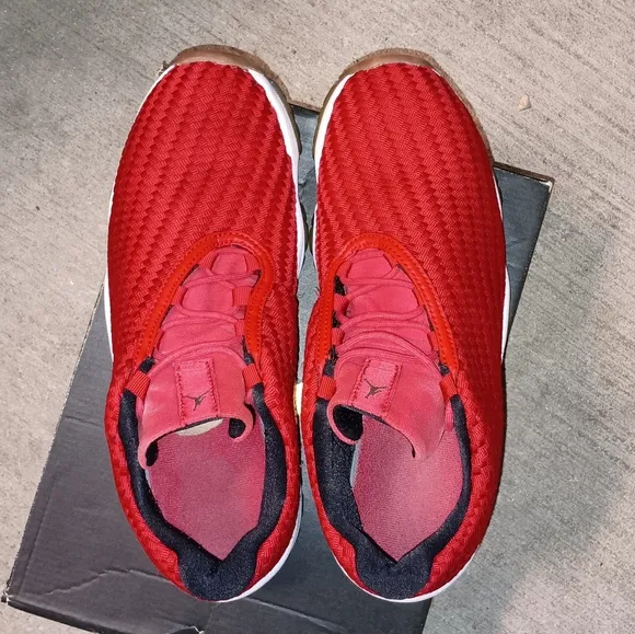 Air Jordan Future Low 2015 Bred 'Gym Red White' 10½Wo. (9M)