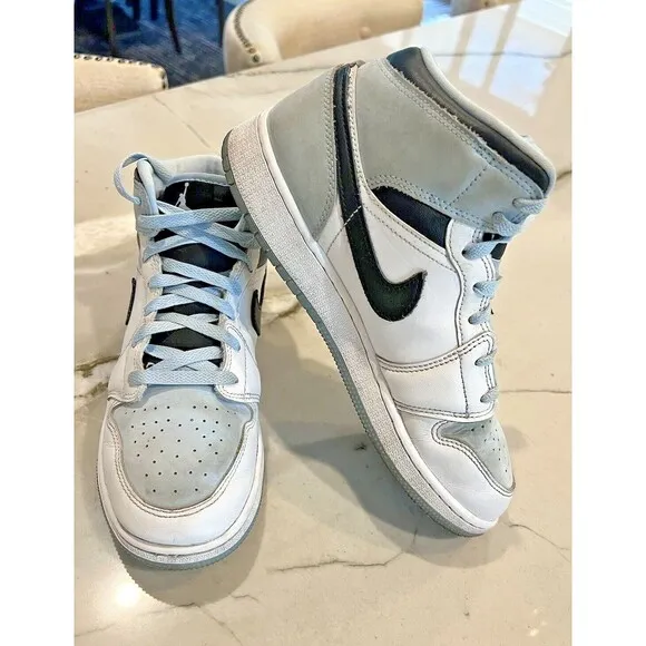 Air Jordan Nike Shoes Youth Light Blue Size 7Y