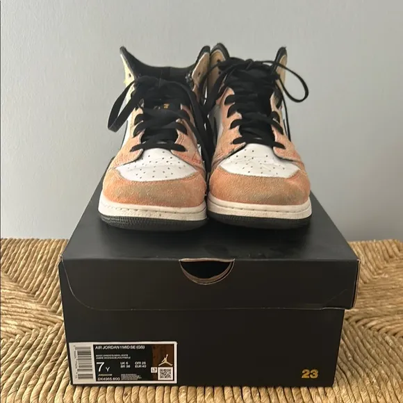 Air Jordan Sneakers in Apricot / Black and White - Youth