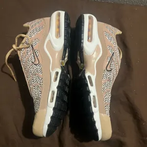 Air Max Plus United in Victory Women size 10 fits men size 8.5 Authentic