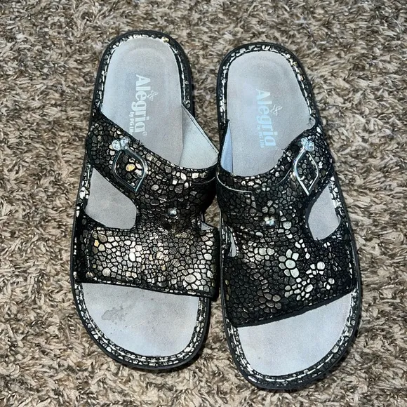 Alegria Metallic Shiny Strap Slip On Sandals Size 9