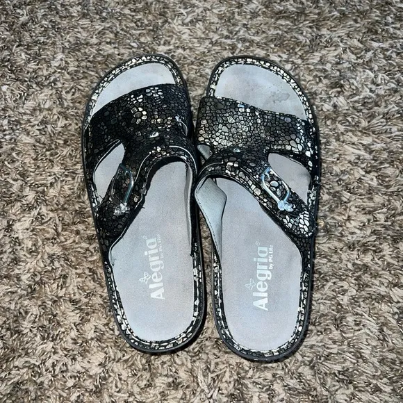 Alegria Metallic Shiny Strap Slip On Sandals Size 9