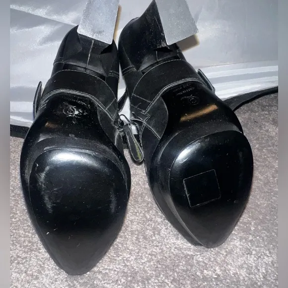 Alexander McQueen size 10 NWOB Elegant Black Leather Ankle Boots