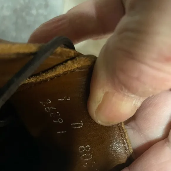 Allen Edmonds Brown Wing Tip Lug Sole Men's Size  9d