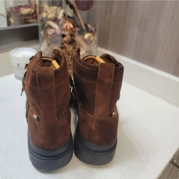 Allen Edmonds Port Washington sawyer suede Boots 9.5 D