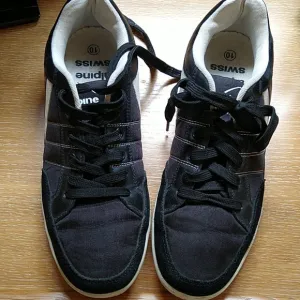 Alpine Swiss Sneakers 3/26