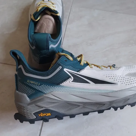 Altra Men's Olympus 5 -Trail Running Shoes - Gray / Teal