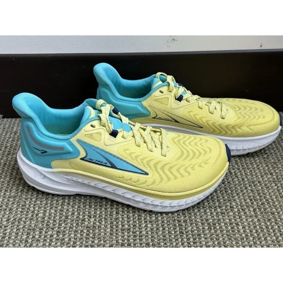 Altra Torin 7 Women's Size 6  Running Shoes Yellow AL0A82CZ770