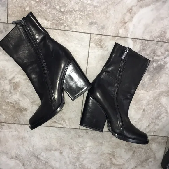 &amp; OTHER STORIES BLACK REAL GENUINE SOFT LEATHER SIDE ZIPPER BOOTS WORN 1X