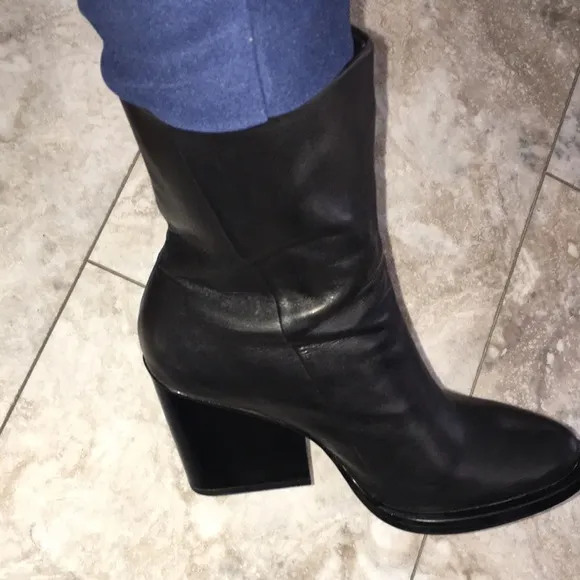 &amp; OTHER STORIES BLACK REAL GENUINE SOFT LEATHER SIDE ZIPPER BOOTS WORN 1X