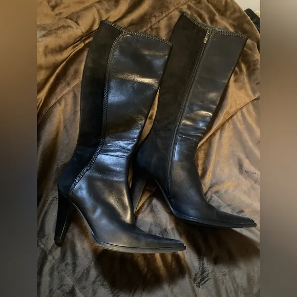 Angela Falconi, size 6.5, beautiful black leather boots, made in Italy.