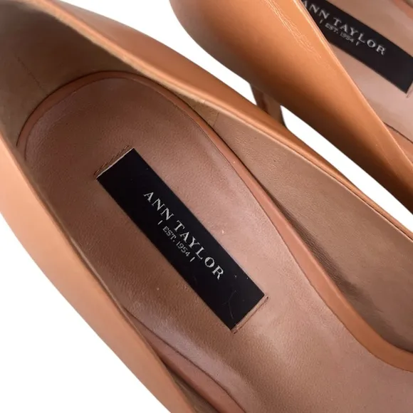 Ann Taylor camel brown buttery leather peep toe heels shoes size 9.5