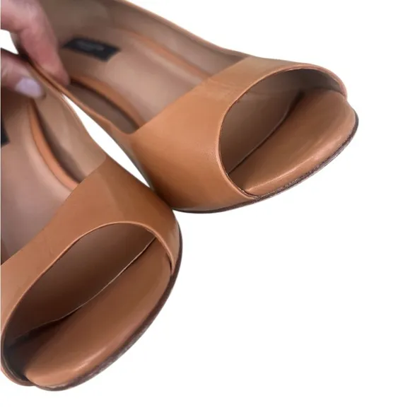Ann Taylor camel brown buttery leather peep toe heels shoes size 9.5
