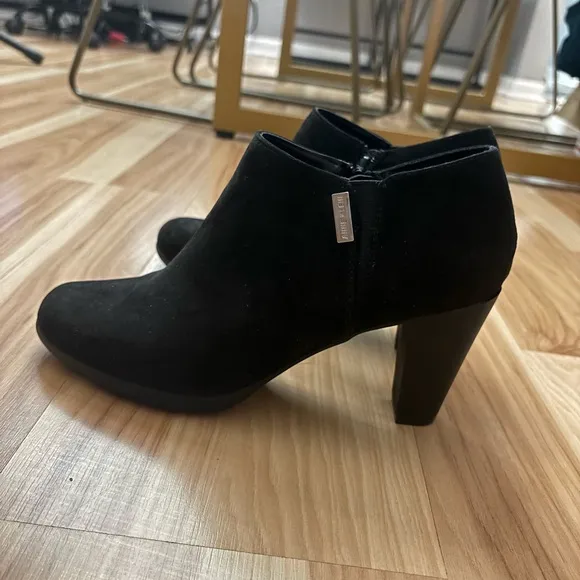 Anne Klein Women’s Xland Suede Booties Size 8.5 New