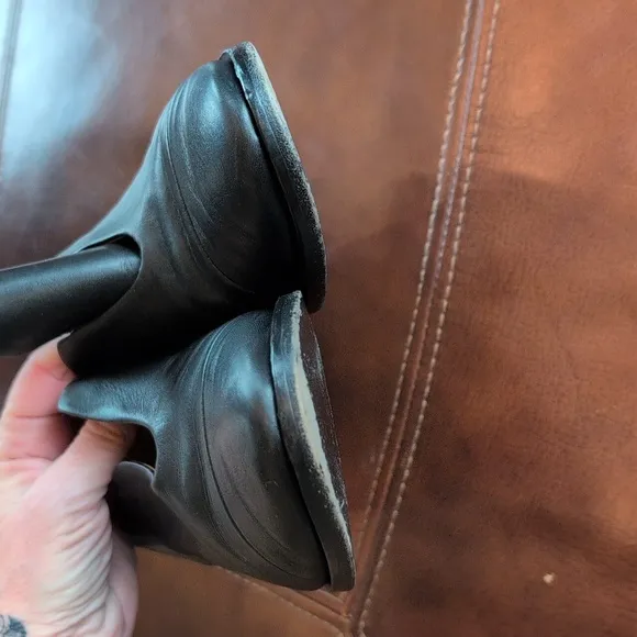 Anne Thomas Black Leather Slip-On Shoes 36