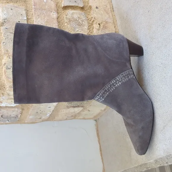 ANTHRO I Embroidered Grey Slouch Suede Kitten Heel Ankle Boots by Silent D, 6