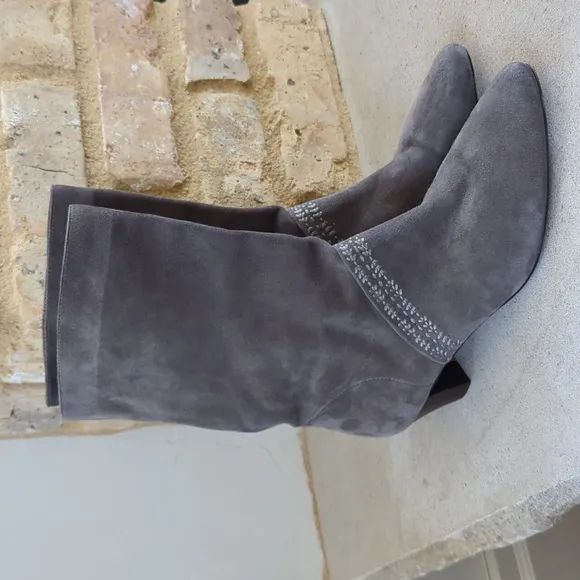 ANTHRO I Embroidered Grey Slouch Suede Kitten Heel Ankle Boots by Silent D, 6
