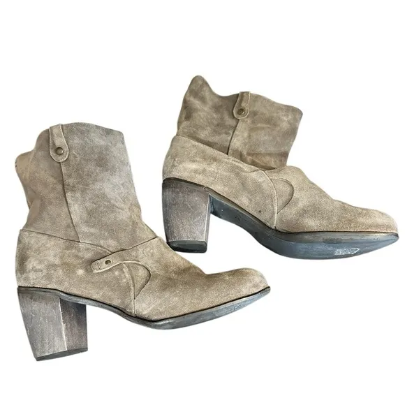 Anthropologie Coclico Riveted Suede Pull On Ankle Boots EU 40