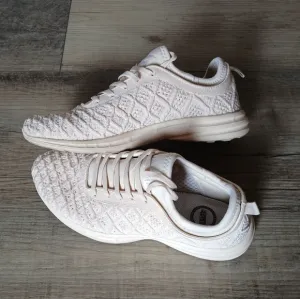 APL Techloom Phanton Sneakers in Cream. Size 8.5