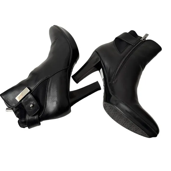 Aquatalia Black Leather Ankle Booties