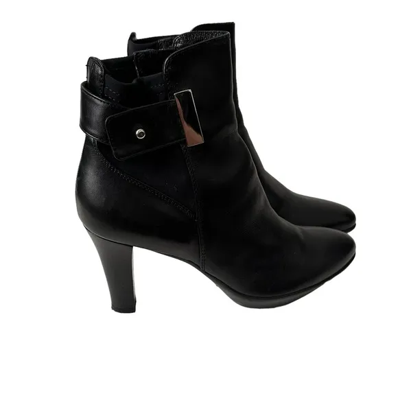 Aquatalia Black Leather Ankle Booties
