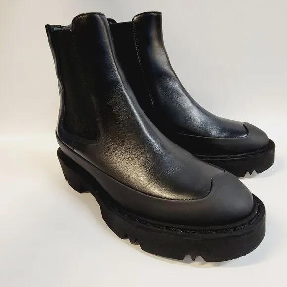 Aquatalia Holly Black Leather Lub Boots and Dust Bag Size 8 NIB