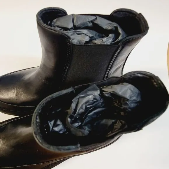 Aquatalia Holly Black Leather Lub Boots and Dust Bag Size 8 NIB