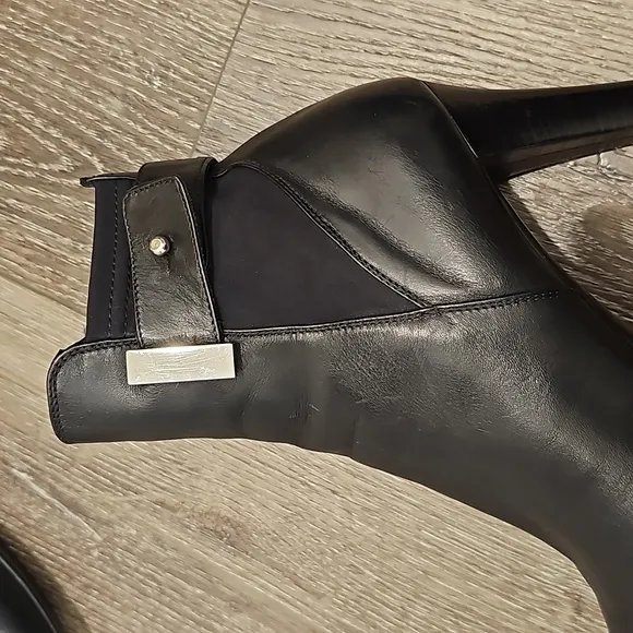 AQUATALIA Kate Middleton black ankle boots