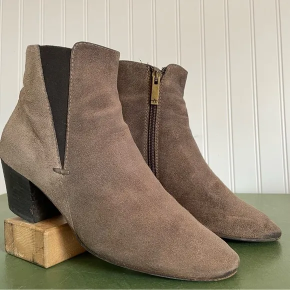 Aquatalia Waterproof Heeled Chelsea Boots in Brown Suede *Italy*