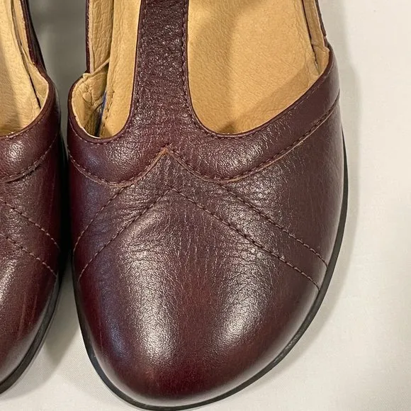 ARAVON &quot;Maura&quot; T-Strap Genuine Leather Pump, Wine - 6.5 B