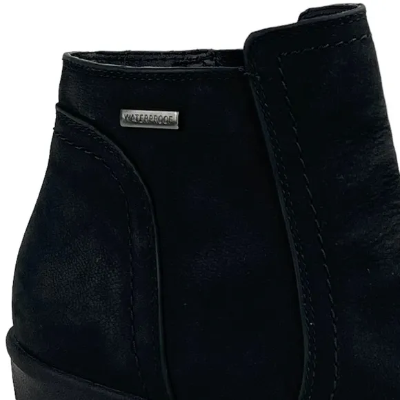 ARAVON FAIRLEE BLACK WATERPROOF LEATHER ZIP UP ANKLE BOOTS