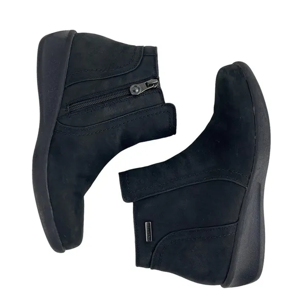 ARAVON FAIRLEE BLACK WATERPROOF LEATHER ZIP UP ANKLE BOOTS