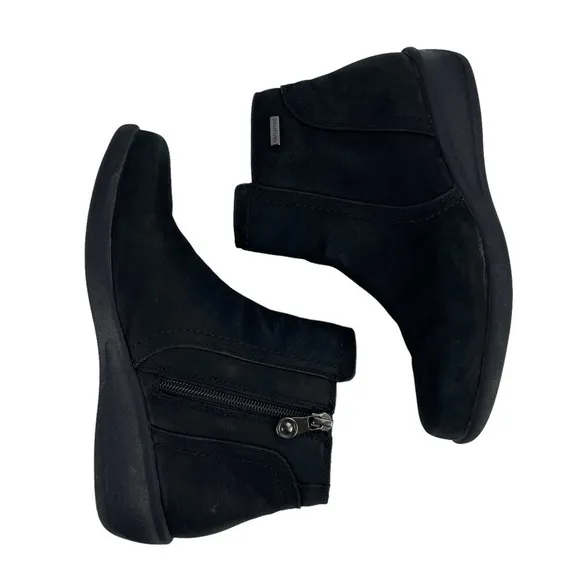 ARAVON FAIRLEE BLACK WATERPROOF LEATHER ZIP UP ANKLE BOOTS