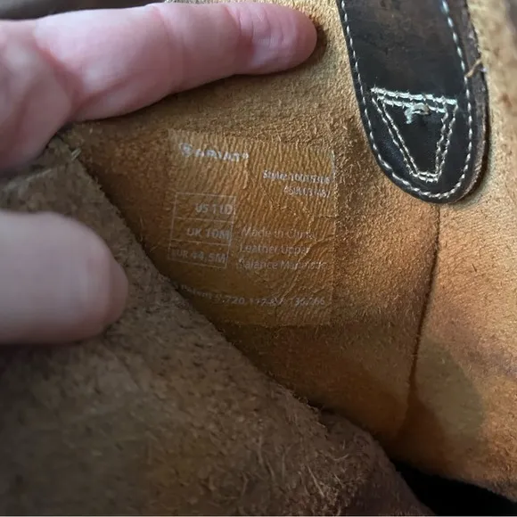 Ariat brown leather beautifully worn broken in boots 11D low profile