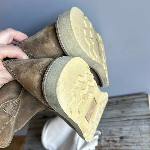 Ariat  Leather Boots size 8