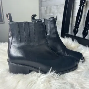 Ariat women 6 black leather front zip chelsea ankle pull on boots
