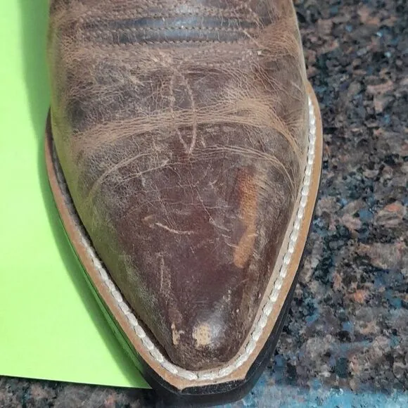 Ariat Cowgirl Boots...Size 8M